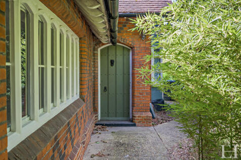 8659306-exteriorW...