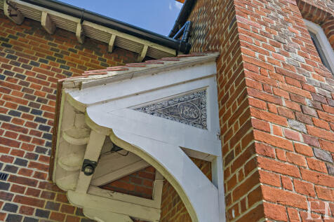 8659306-exteriorW...