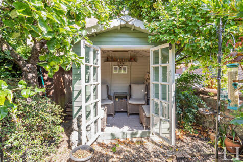 8659652-exteriorW...