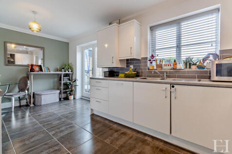 8662282-interiorW...