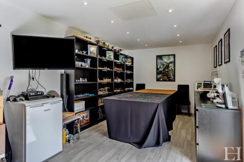 8662282-interiorW...