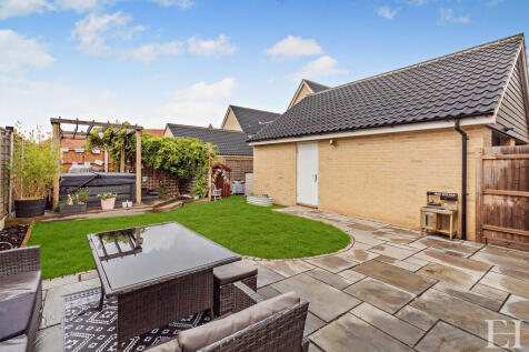 8662282-exteriorW...