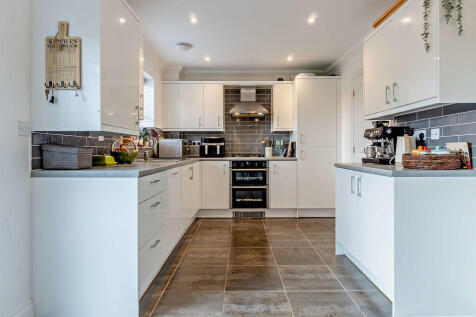 8662282-interior0...