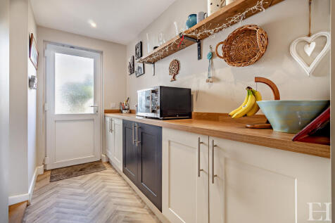 8662699-interiorW...