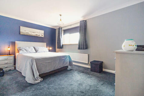 8616731-interior1...