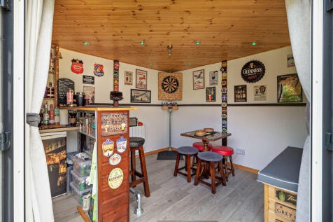 8616731-interior0...