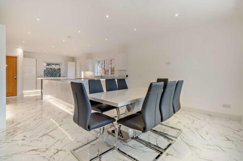 8664256-interior2...