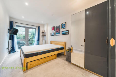 72ad2b8b-f860-491...