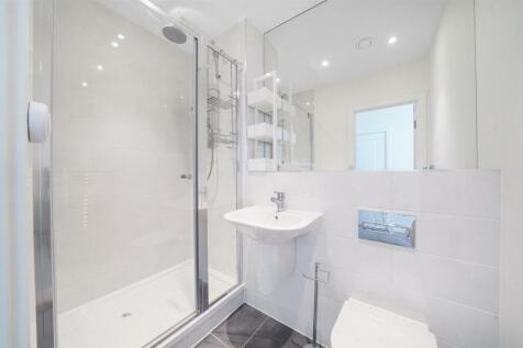 En-suite - 15 Bessemer Place - Property for Sale S