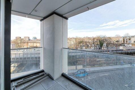 Balcony - River Mill One, Lewisham Gateway - Prope