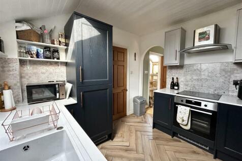 Kitchen (3).jpeg