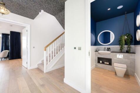 Plot 237 Show