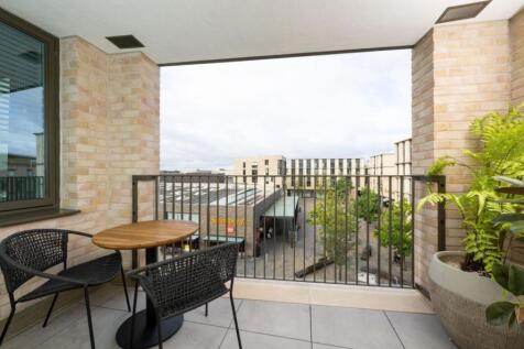 The Icon, Apartment 90 -