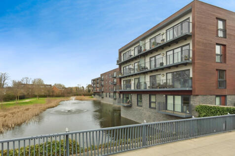 Two Double Bedroom Top Floor Flat To Rent