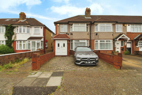 Three Bedroom End Terraced House For Sale