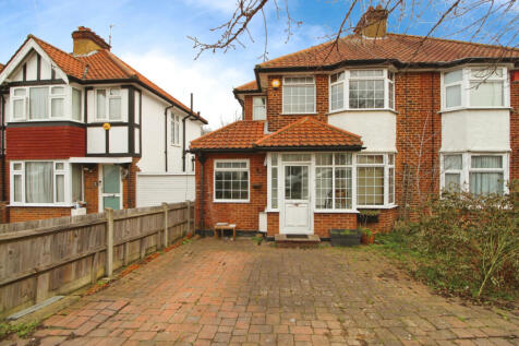 Two Bedroom Ground Floor Maisonette To Rent