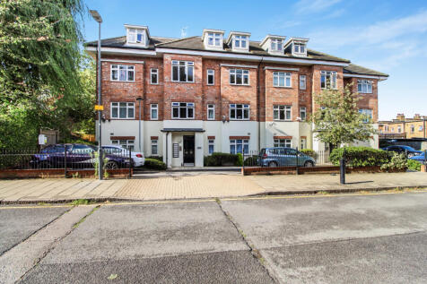One Bedroom 3rd Floor Flat To Rent