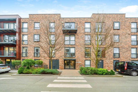 Two Double Bedroom Ground Floor Flat To Rent