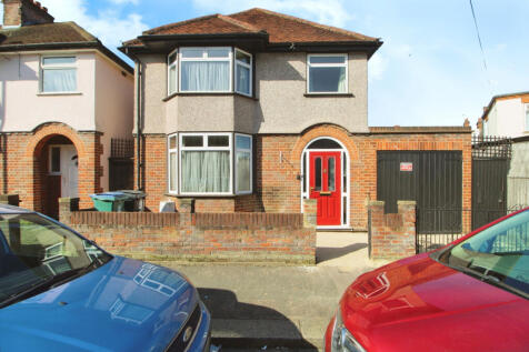 Three Bedroom Detached House To Rent