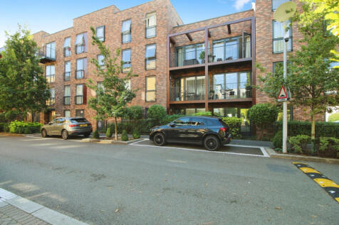 Two Double Bedroom Ground Floor Flat To Rent