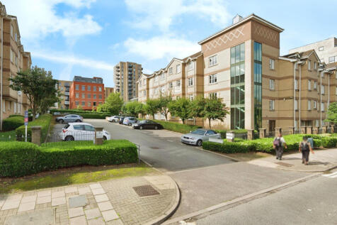 Three Bedroom Top Floor Flat To Rent