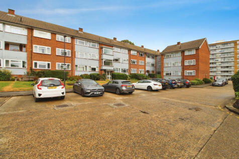 Two Double Bedroom Ground Floor Flat To Rent