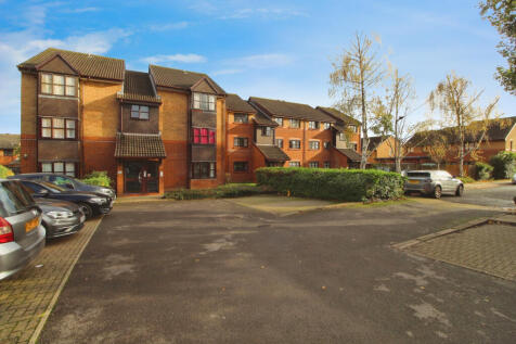 Ground Floor Studio Flat To Rent