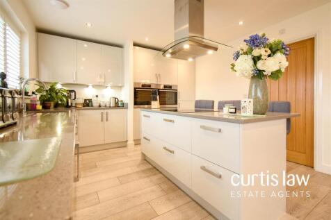 Kitchen/ Dining Room