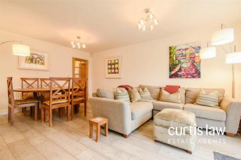 Kitchen/ Dining Room