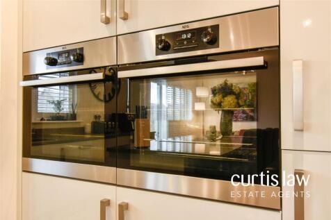 Kitchen/ Dining Room