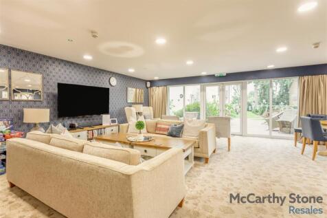 8657589-interior02.jpg