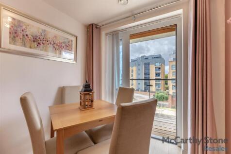 8661213-interior13.jpg