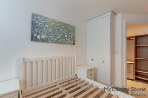 8661213-interior10.jpg