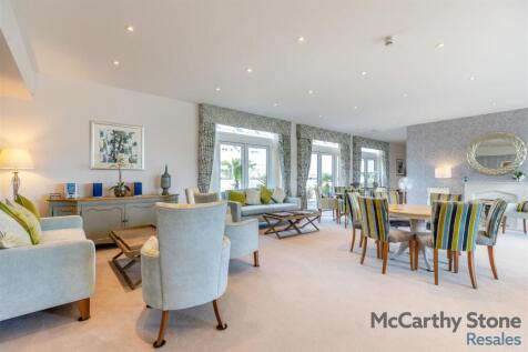 8661213-interior16.jpg