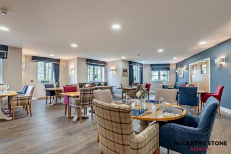 8593084-interior03-800.JPG