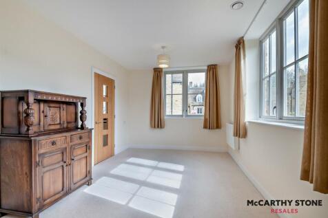 8593084-interior07-800.JPG