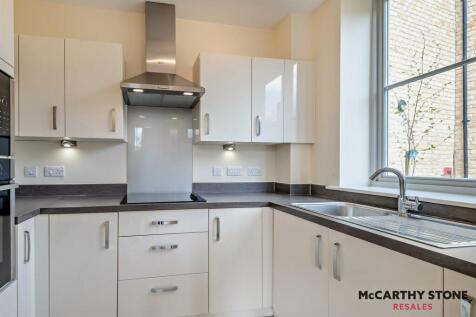 8593084-interior08-800.JPG