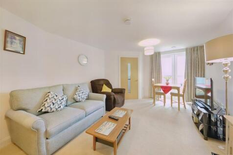 8539275-interior12.JPG