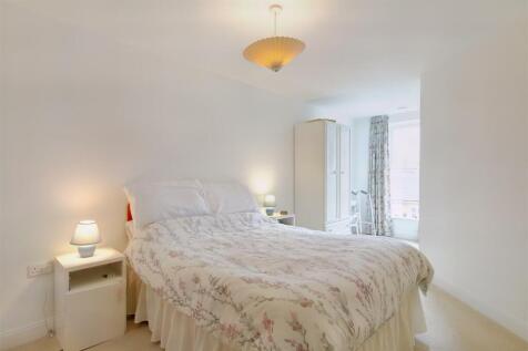 8539275-interior02.JPG