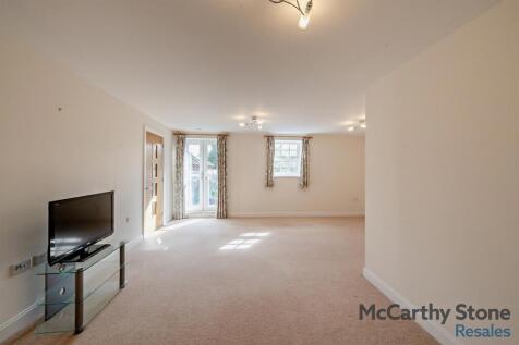 Living Room: