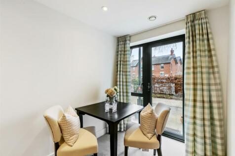 03-422dCT_MCS_Flat 11 Jenner Court_16.jpg