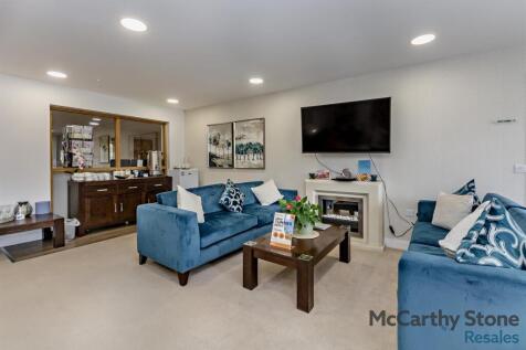 Homeowners Lounge