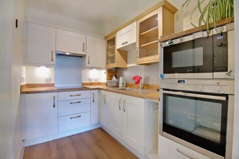 Kitchen:
