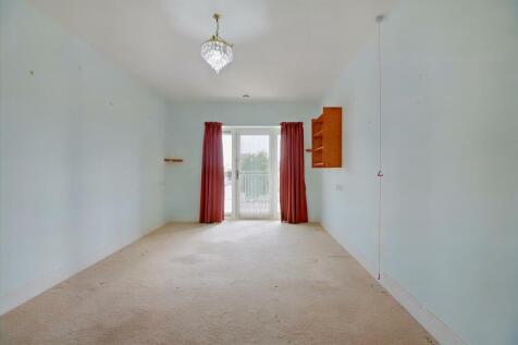 Double Bedroom: