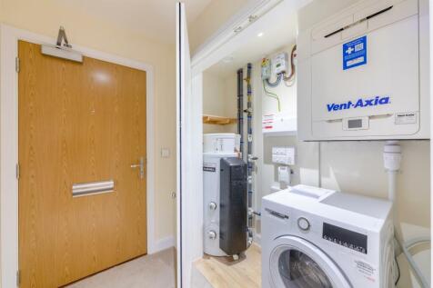 8579404-interior10.jpg