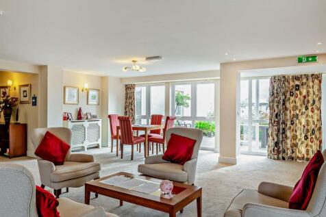 Homeowners Lounge