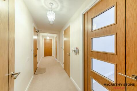 8584154-interior10.jpg