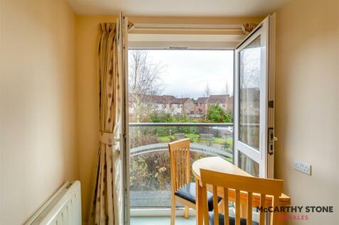 8585202-interior10.jpg