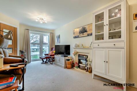 Living Room:
