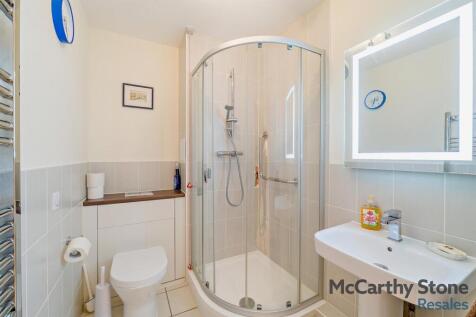 Shower Room: